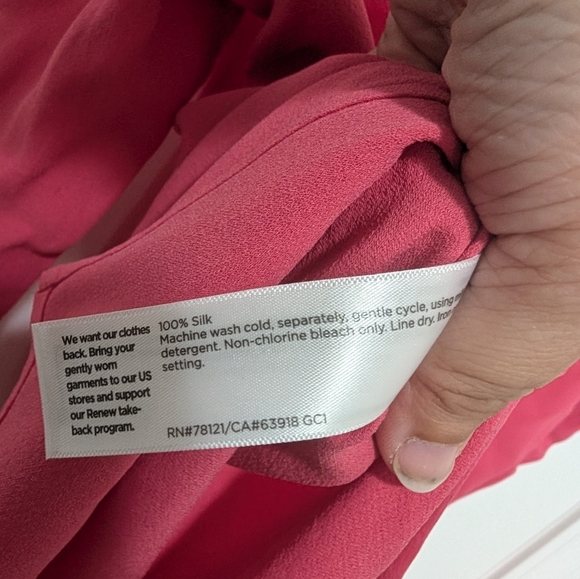 Eileen Fisher, Size Medium, 100% Silk, Pink V-Neck‎ Long Sleeve Blouse - Picture 5 of 5